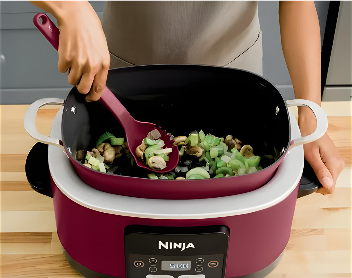 Ninja PossibleCooker Pro MC1000SP – refogando legumes e cogumelos diretamente na panela