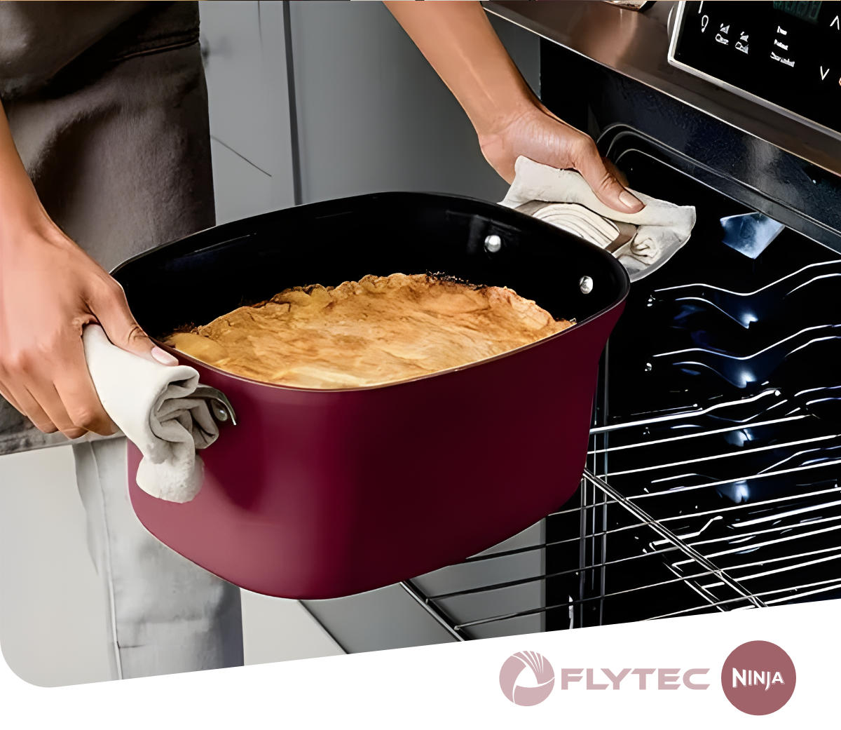Ninja PossibleCooker Pro MC1000SP – panela removível indo ao forno com torta assada